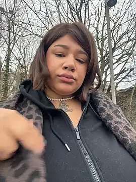 Snapshot of IamSashaLuv chatting on 5, 12, 2025 IamSashaLuv online show from 5, 12, 2025