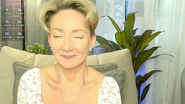 Snapshot of AkexandraFix chatting on 29, 9, 2025 AkexandraFix online show from 29, 9, 2025
