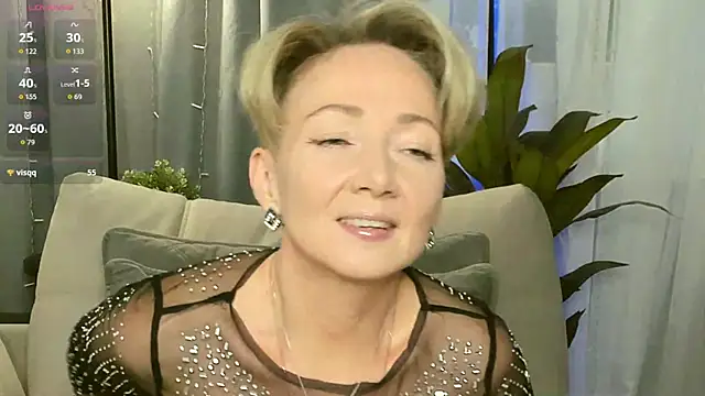 Snapshot of AkexandraFix chatting on 6, 10, 2025 AkexandraFix online show from 6, 10, 2025