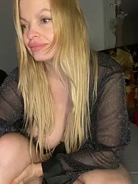 Snapshot of Lisavontease chatting on 7, 6, 2026 Lisavontease online show from 7, 6, 2026