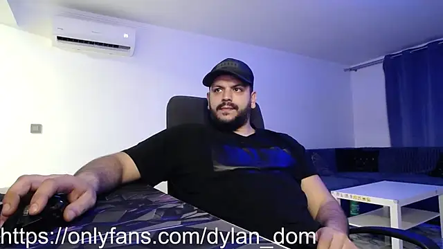 Snapshot of dyllan_dom_ chatting on 10, 3, 2026 dyllan dom online show from 10, 3, 2026