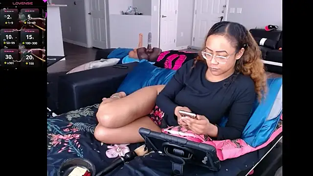 Snapshot of RylHoneyy chatting on 24, 5, 2026 RylHoneyy online show from 24, 5, 2026