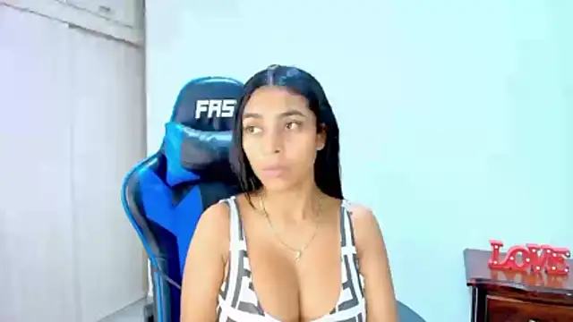 Snapshot of sophiax-x chatting on 6, 1, 2026 sophiax-x online show from 6, 1, 2026