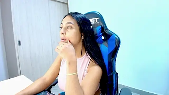 Snapshot of sophiax-x chatting on 10, 1, 2026 sophiax-x online show from 10, 1, 2026