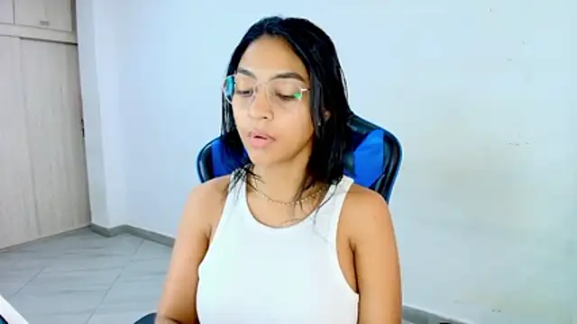 Snapshot of sophiax-x chatting on 1, 3, 2026 sophiax-x online show from 1, 3, 2026