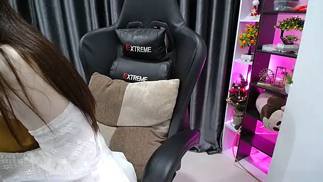 Yuki-yio online show from 20, 2, 2025