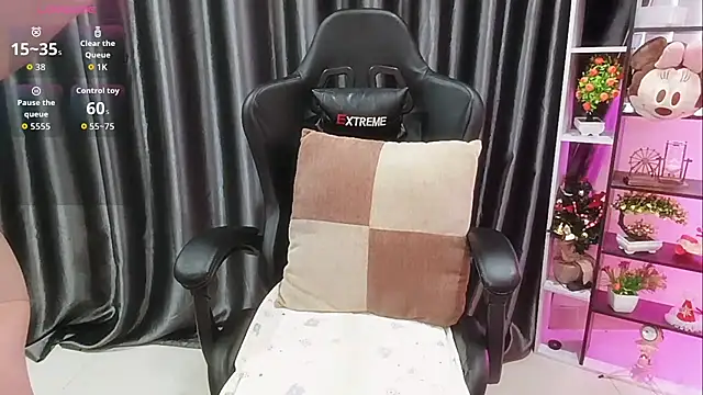 Yuki-yio online show from 26, 10, 2025