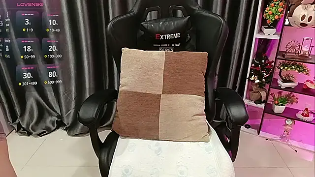 Yuki-yio online show from 20, 11, 2025