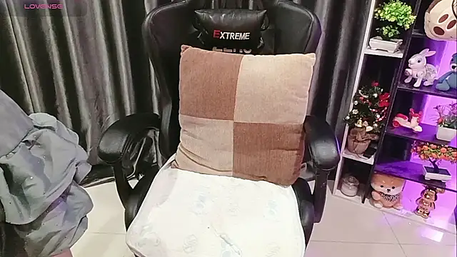 Yuki-yio online show from 4, 4, 2026