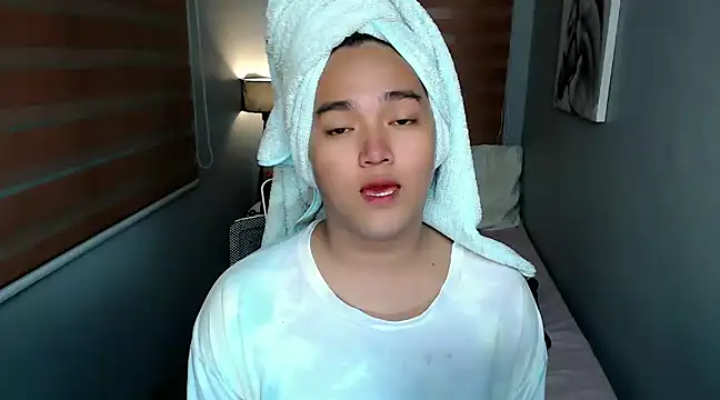 Snapshot of MoaningKylie chatting on 17, 12, 2024 MoaningKylie online show from 17, 12, 2024