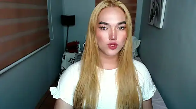 Snapshot of MoaningKylie chatting on 18, 1, 2025 MoaningKylie online show from 18, 1, 2025