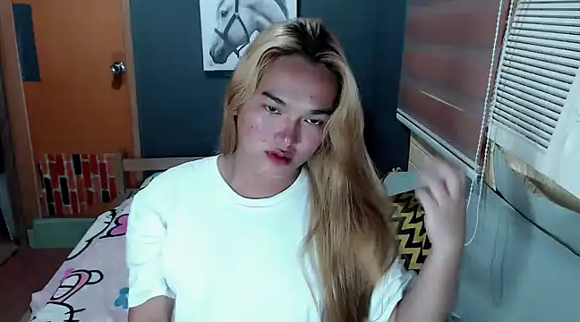 Snapshot of MoaningKylie chatting on 22, 3, 2025 MoaningKylie online show from 22, 3, 2025