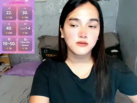 Snapshot of MoaningKylie chatting on 18, 12, 2025 MoaningKylie online show from 18, 12, 2025