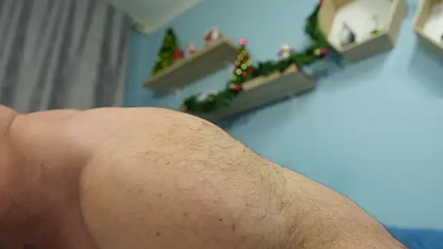 Snapshot of Muscle_Bear chatting on 11, 1, 2025 Muscle Bear online show from 11, 1, 2025