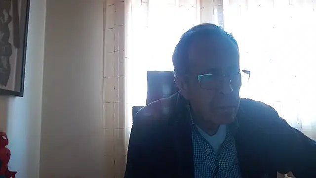 Snapshot of TonyComa chatting on 15, 4, 2026 TonyComa online show from 15, 4, 2026