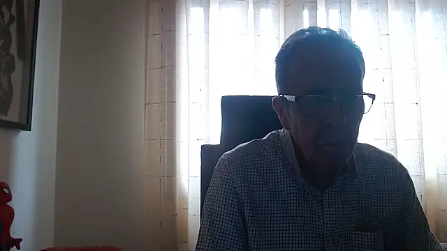 Snapshot of TonyComa chatting on 28, 4, 2026 TonyComa online show from 28, 4, 2026