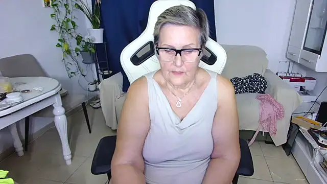 Selenna57 online show from 3, 4, 2026