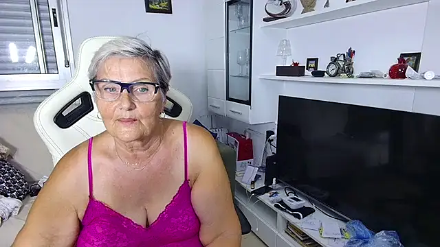 Snapshot of Selenna57 chatting on 21, 6, 2026 Selenna57 online show from 21, 6, 2026