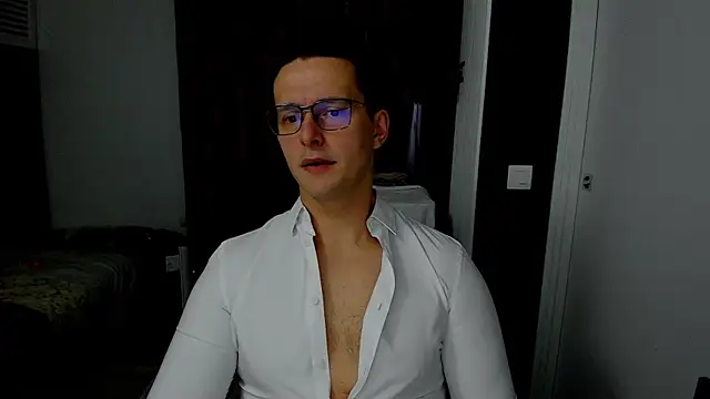 sexxymuscles4u online show from 18, 11, 2025