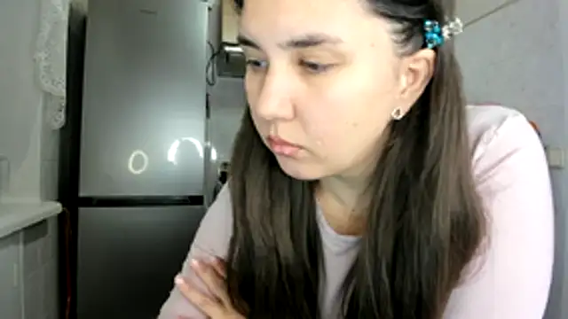 MiaMarrone online show from 5, 1, 2026