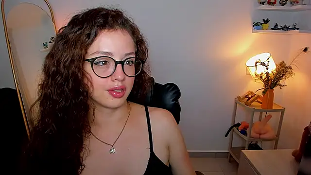 Cassandra Caiin online show from 30, 11, 2025