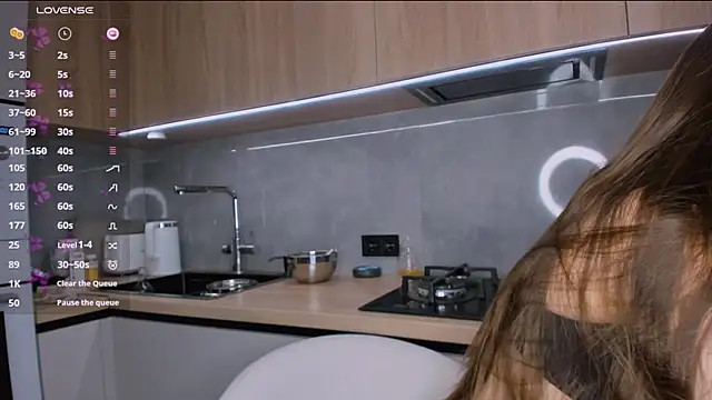 BondGirll online show from 8, 12, 2024