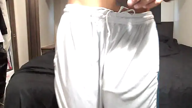 Snapshot of ThickD2C chatting on 17, 10, 2025 ThickD2C online show from 17, 10, 2025