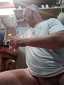 Snapshot of Yankeedave420 chatting on 24, 4, 2026 Yankeedave420 online show from 24, 4, 2026