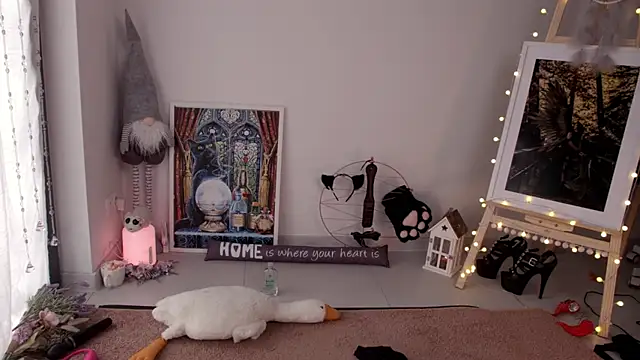 Careful i bite online show from 5, 1, 2025