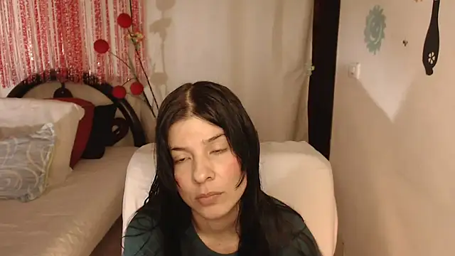 Estefani 32 online show from 30, 9, 2025