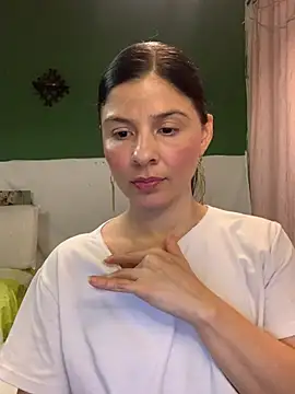 Estefani 32 online show from 13, 2, 2026