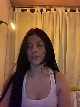Estefani 32 online show from 17, 5, 2026