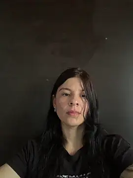 Estefani 32 online show from 1, 6, 2026