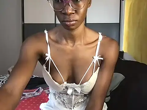 Snapshot of choco_petite chatting on 1, 3, 2025 choco petite online show from 1, 3, 2025