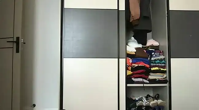 Snapshot of choco_petite chatting on 8, 3, 2025 choco petite online show from 8, 3, 2025