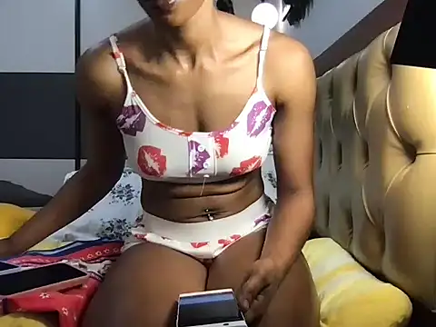 Snapshot of choco_petite chatting on 20, 9, 2025 choco petite online show from 20, 9, 2025