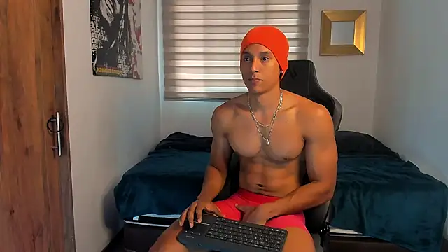 Snapshot of Liam_V chatting on 4, 12, 2024 Liam V online show from 4, 12, 2024