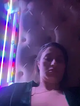 Flossy Vettie online show from 6, 11, 2025