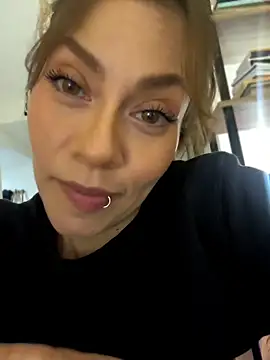 Snapshot of SamyJones9 chatting on 5, 4, 2026 SamyJones9 online show from 5, 4, 2026