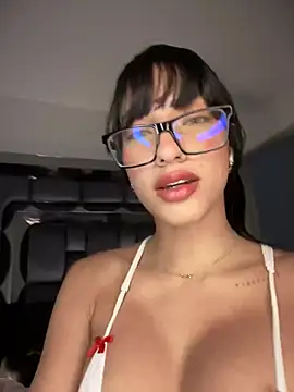 DulceLenns online show from 8, 3, 2025