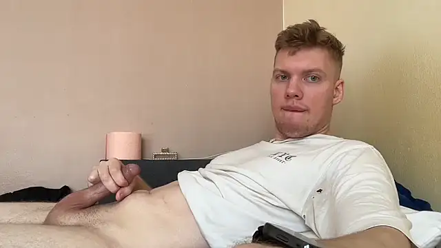 Snapshot of sexybooii6968 chatting on 1, 4, 2026 sexybooii6968 online show from 1, 4, 2026