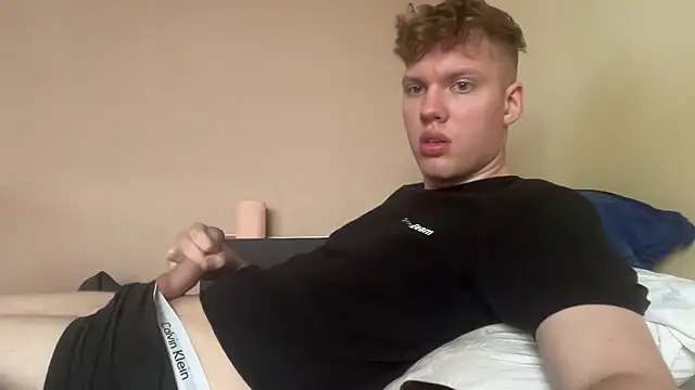 Snapshot of sexybooii6968 chatting on 4, 6, 2026 sexybooii6968 online show from 4, 6, 2026