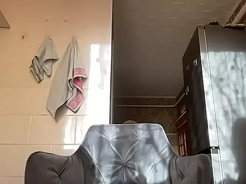 Snapshot of milaja chatting on 9, 4, 2026 milaja online show from 9, 4, 2026