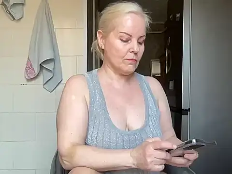 Snapshot of milaja chatting on 18, 4, 2026 milaja online show from 18, 4, 2026