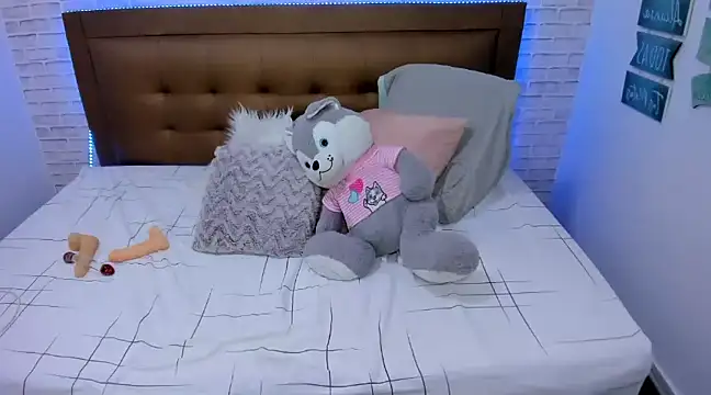 olivia love  online show from 10, 12, 2024