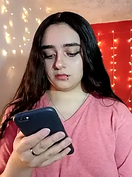 Snapshot of IvonneT chatting on 4, 12, 2024 IvonneT online show from 4, 12, 2024