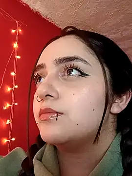 Snapshot of IvonneT chatting on 26, 10, 2025 IvonneT online show from 26, 10, 2025