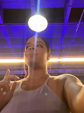 Snapshot of trianawhite chatting on 16, 12, 2024 trianawhite online show from 16, 12, 2024