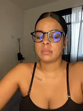 Snapshot of trianawhite chatting on 27, 12, 2024 trianawhite online show from 27, 12, 2024