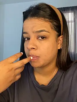 Snapshot of trianawhite chatting on 21, 1, 2025 trianawhite online show from 21, 1, 2025